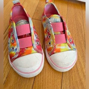 GIRLS SLIP ON SNEAKER SIZE 10